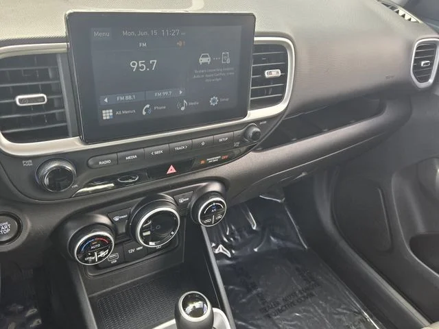 Used 2024 Green Hyundai SEL image 23