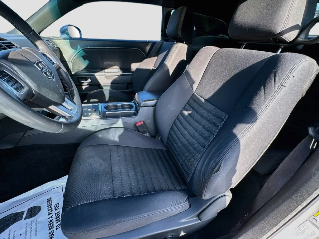 Used 2014 Silver Dodge SXT image 21