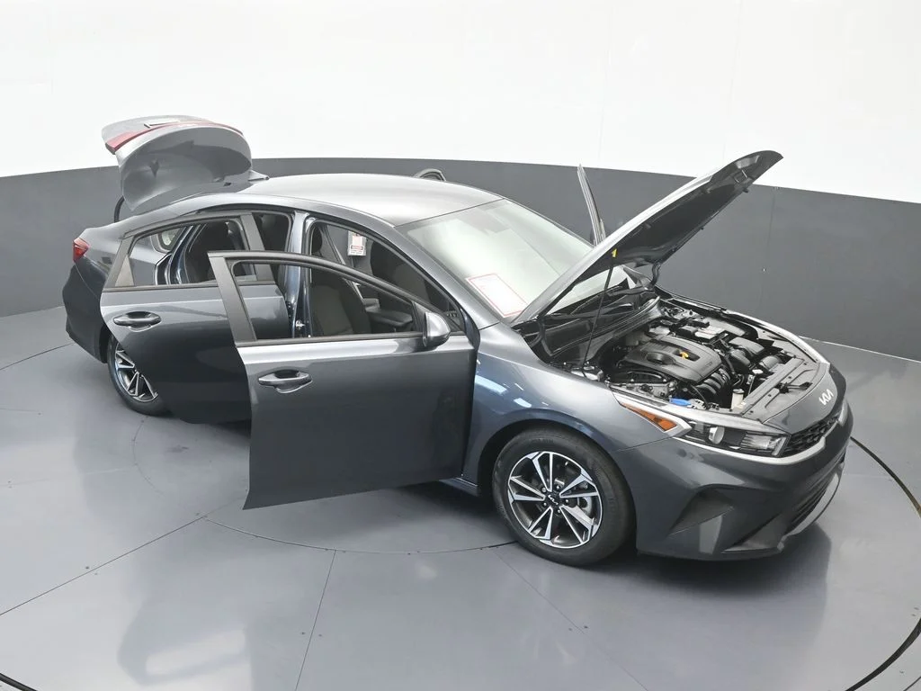 Used 2024 Gravity Gray Kia LXS image 66