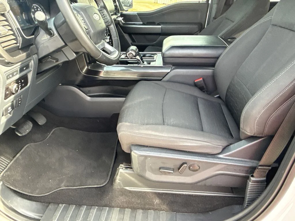 Used 2023 White Ford XLT image 9