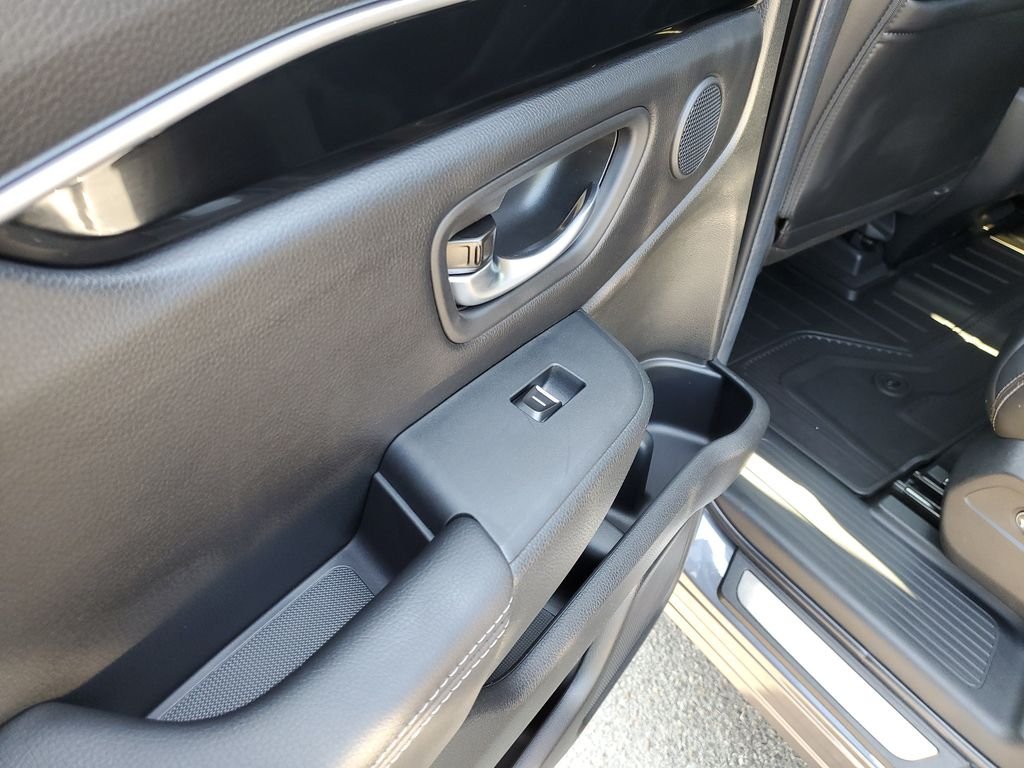 Used 2025 WHITE Honda EX-L image 11