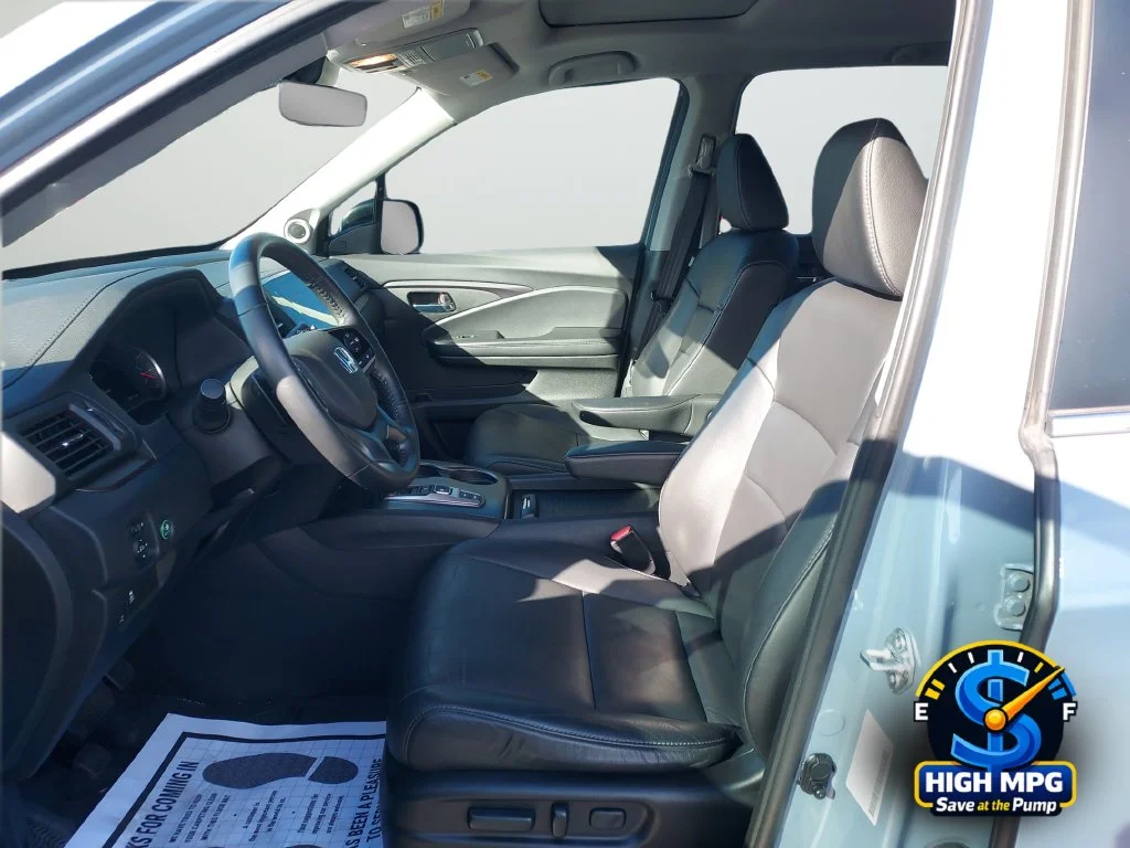 Certified Used 2022 Gray Honda Special Edition image 30
