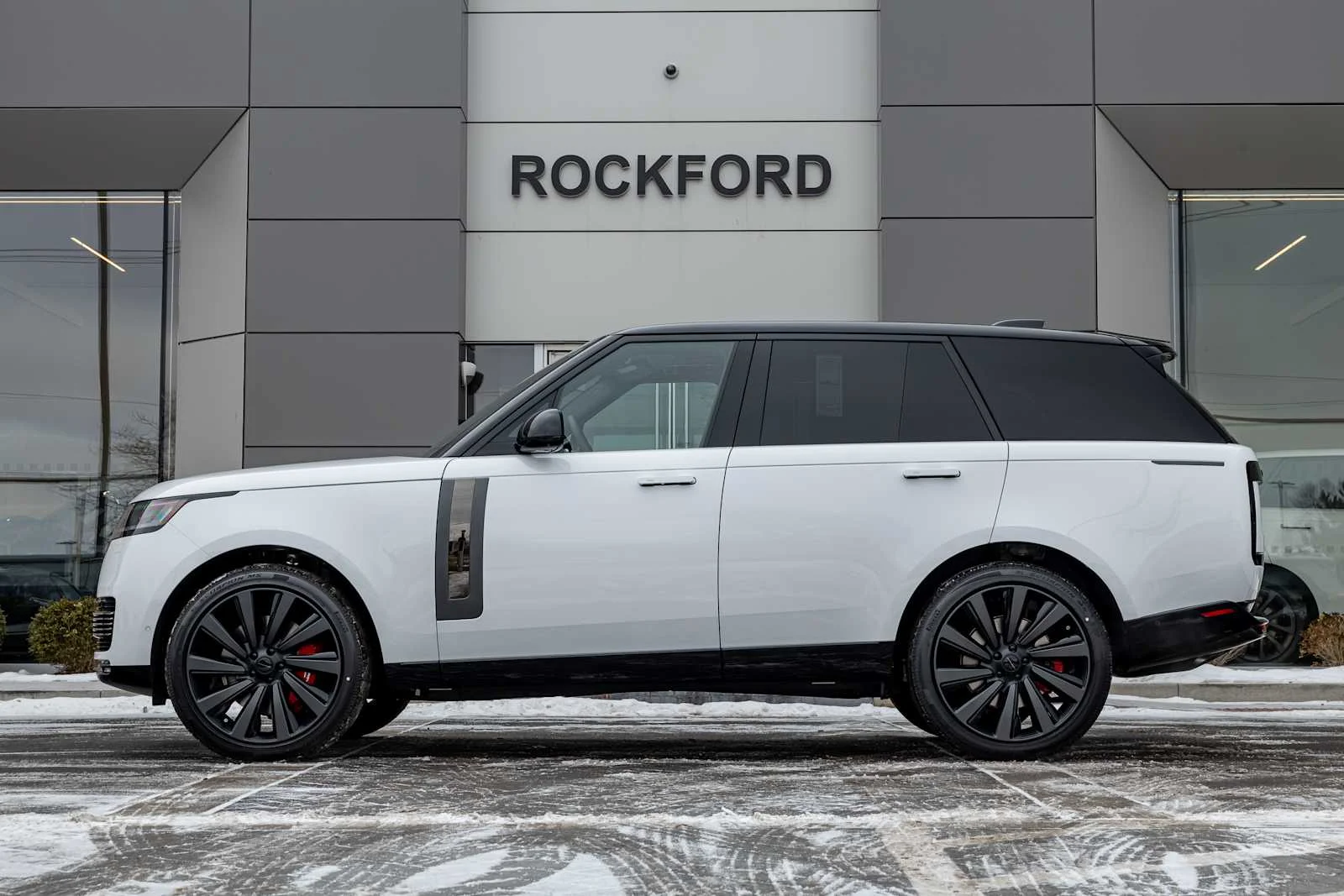 2026 Land Rover Range Rover SV - Photo 6