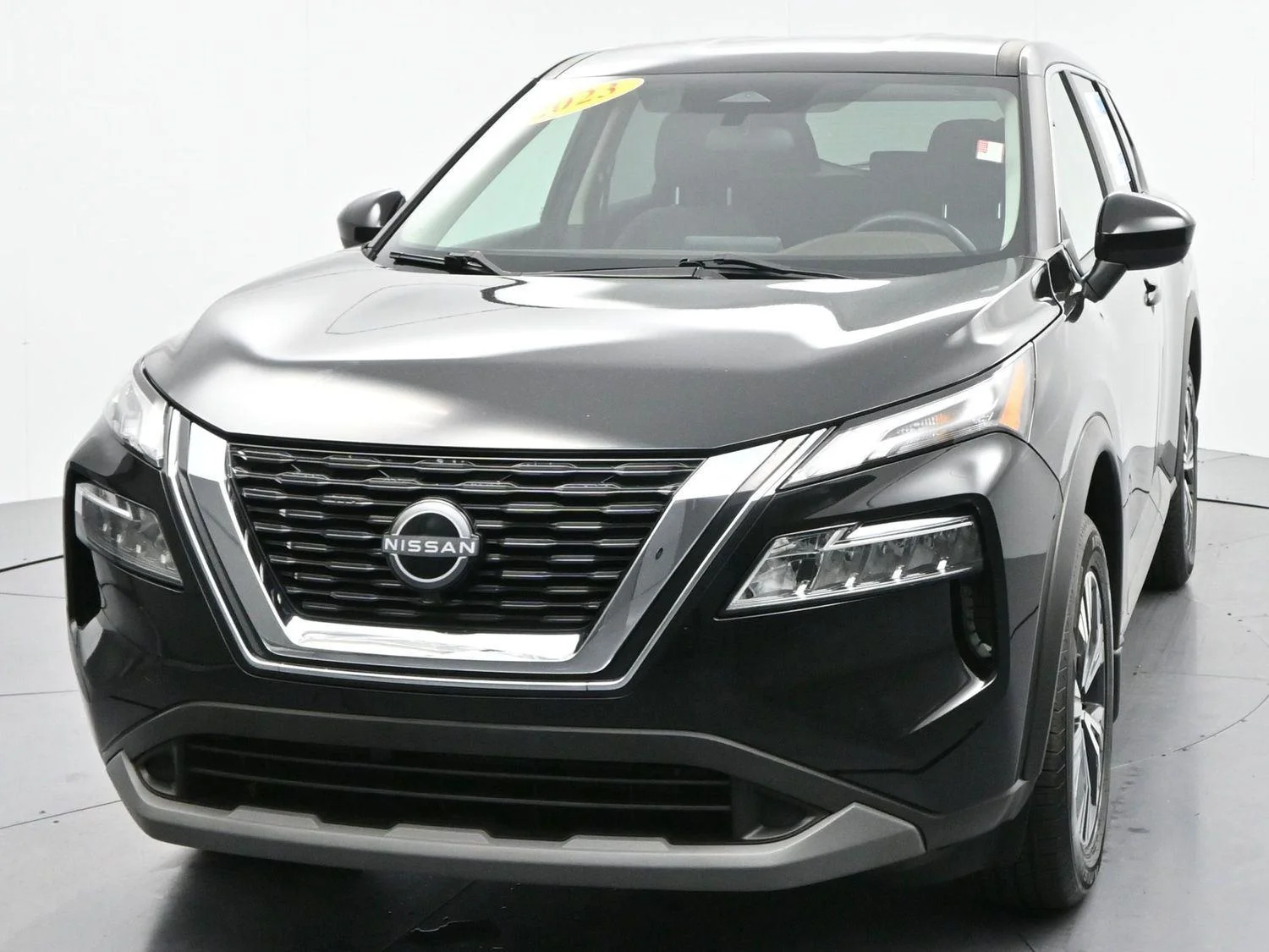 Used 2023 Super Black Nissan SV image 3