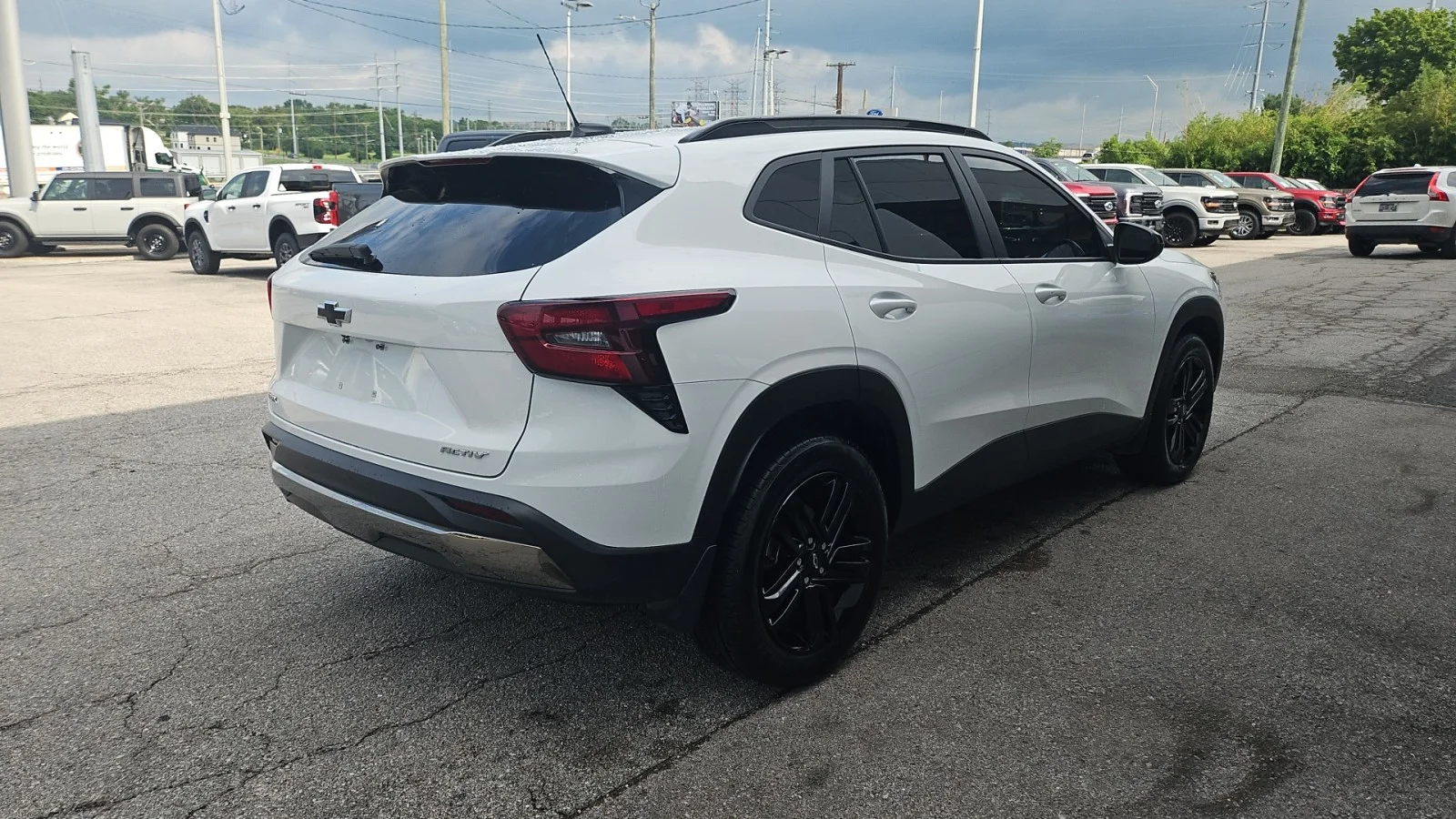 Used 2024 White Chevrolet ACTIV image 5