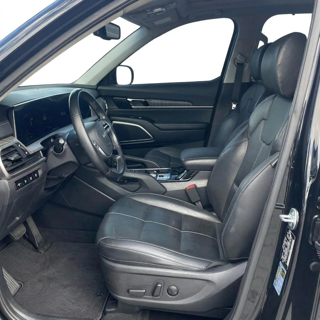 Used 2025 Ebony Black Kia S image 52