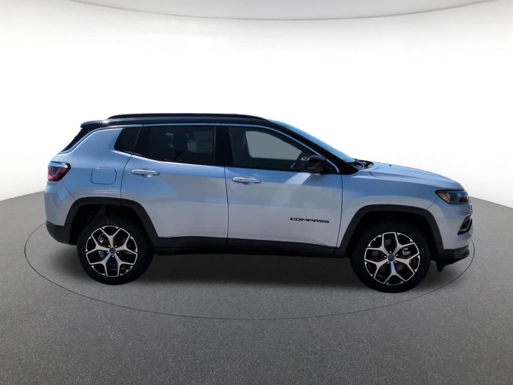 New 2026 Silver Zynith Metallic Clear-Coat Exterior Paint Jeep Limited image 3