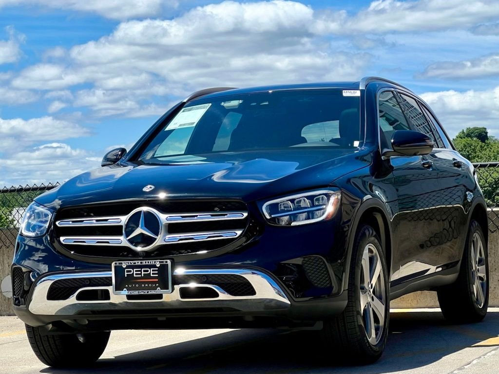 Certified Used 2022  Mercedes-Benz GLC 300 image 4
