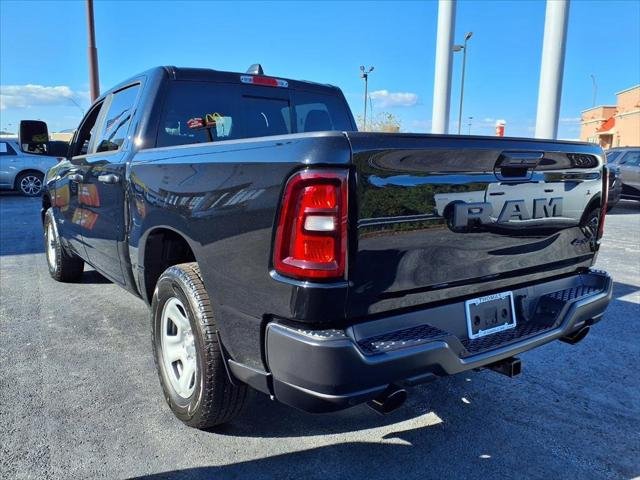 New 2026 Diamond Black Crystal Pearl-Coat Exterior Paint RAM TRADESMAN image 2