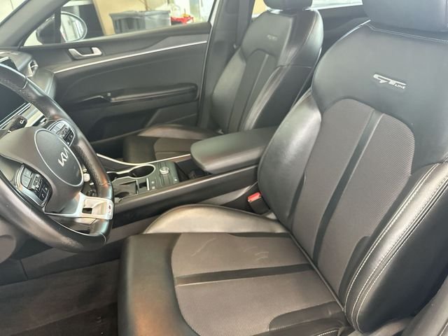 Used 2022 White Kia GT-Line image 15