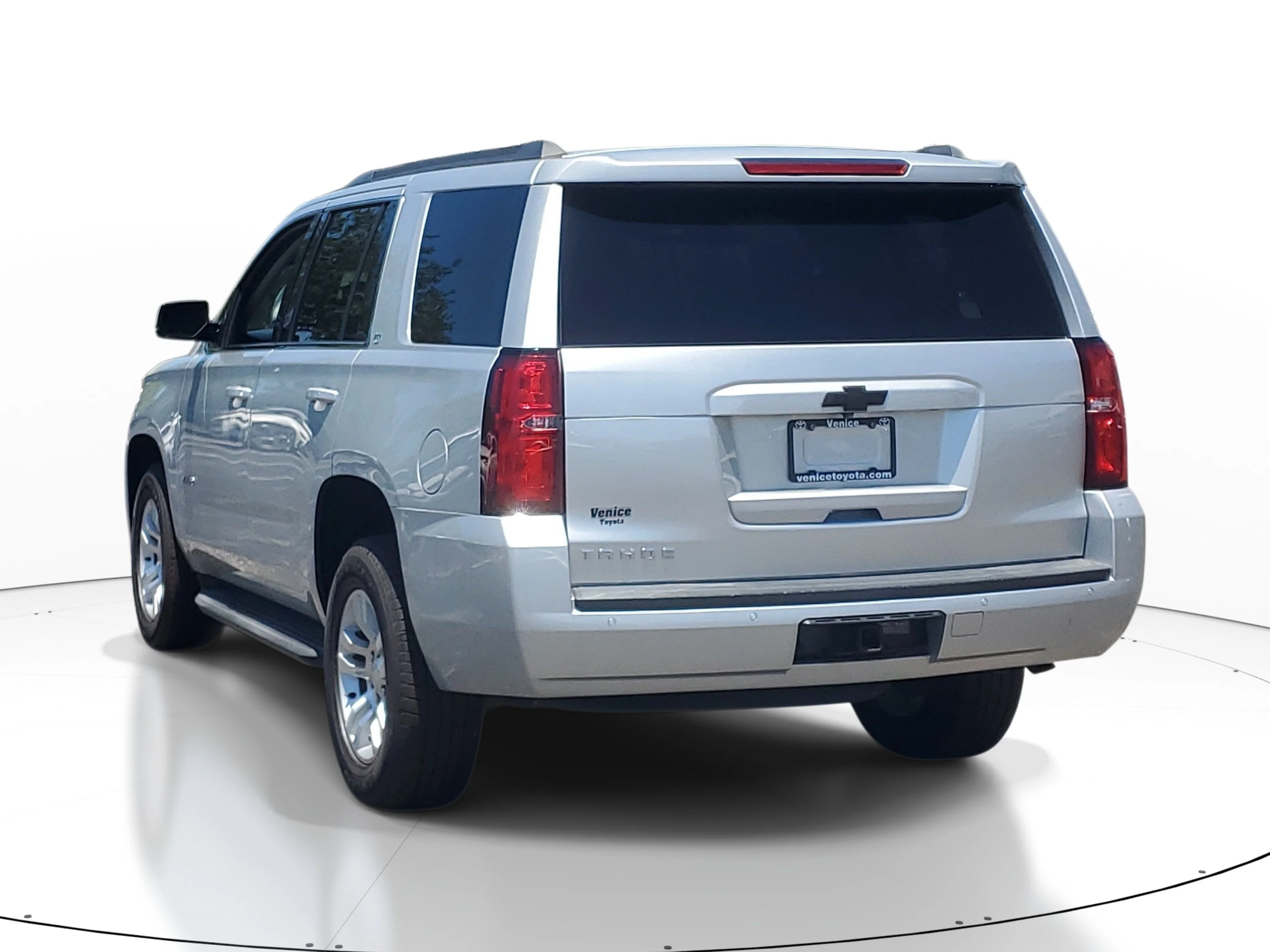 Used 2020 Silver Ice Metallic Chevrolet LT image 4