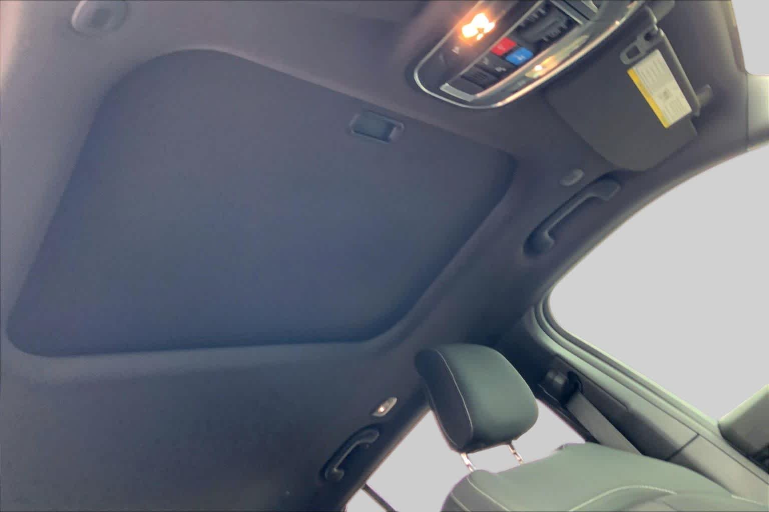 Used 2025 Velvet Red Pearlcoat Jeep Laredo image 14