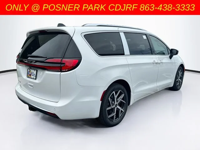 New 2027 Bright White Clear-Coat Exterior Paint Chrysler Pinnacle image 5