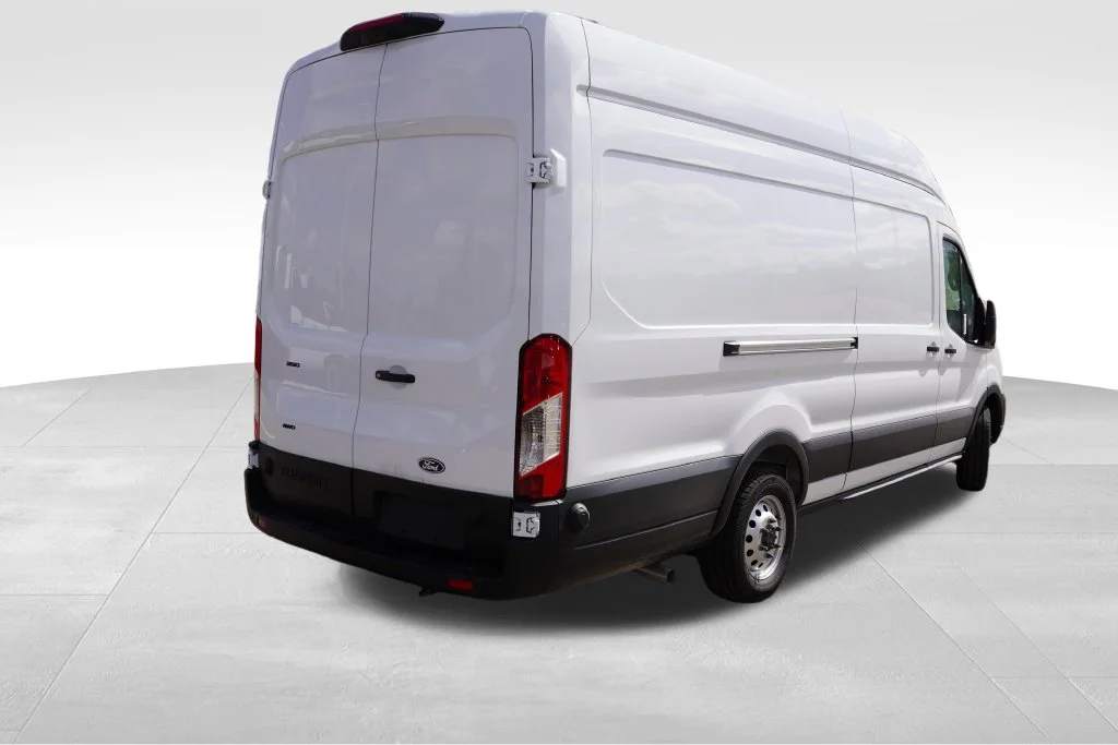 New 2027 Oxford White Ford Base image 3