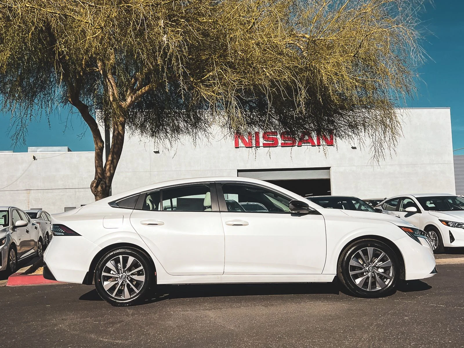 2026 Nissan Sentra SL - Photo 2