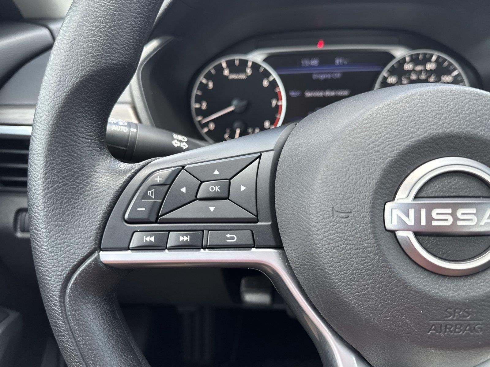 Used 2025 Glacier White Nissan SV image 21