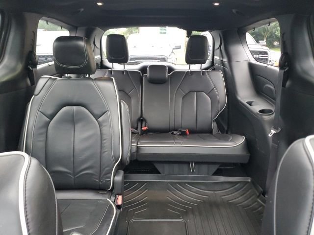 Used 2025 White Chrysler Limited image 13