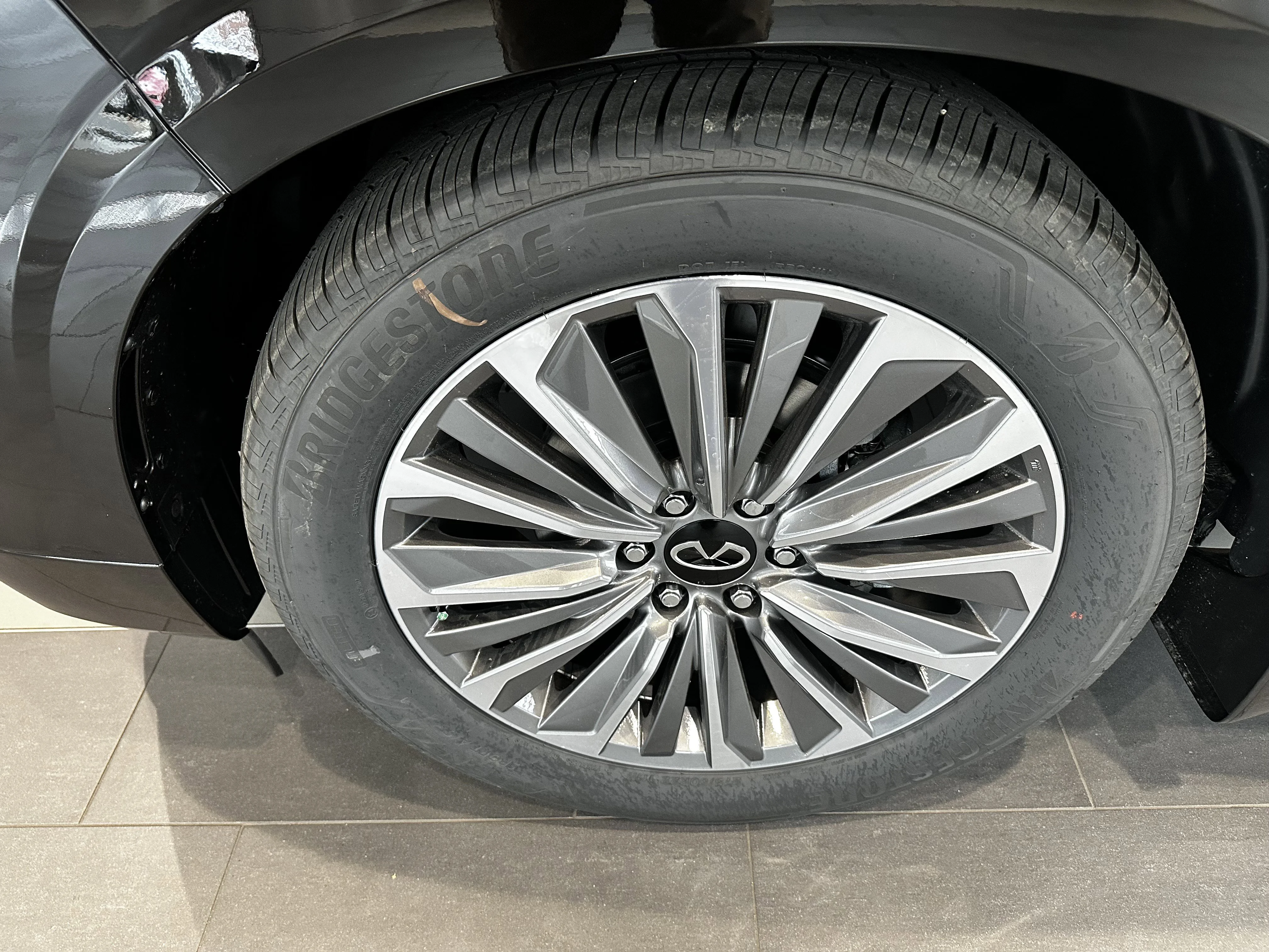 New 2026 BLACK OBSIDIAN INFINITI Luxe 4WD image 6