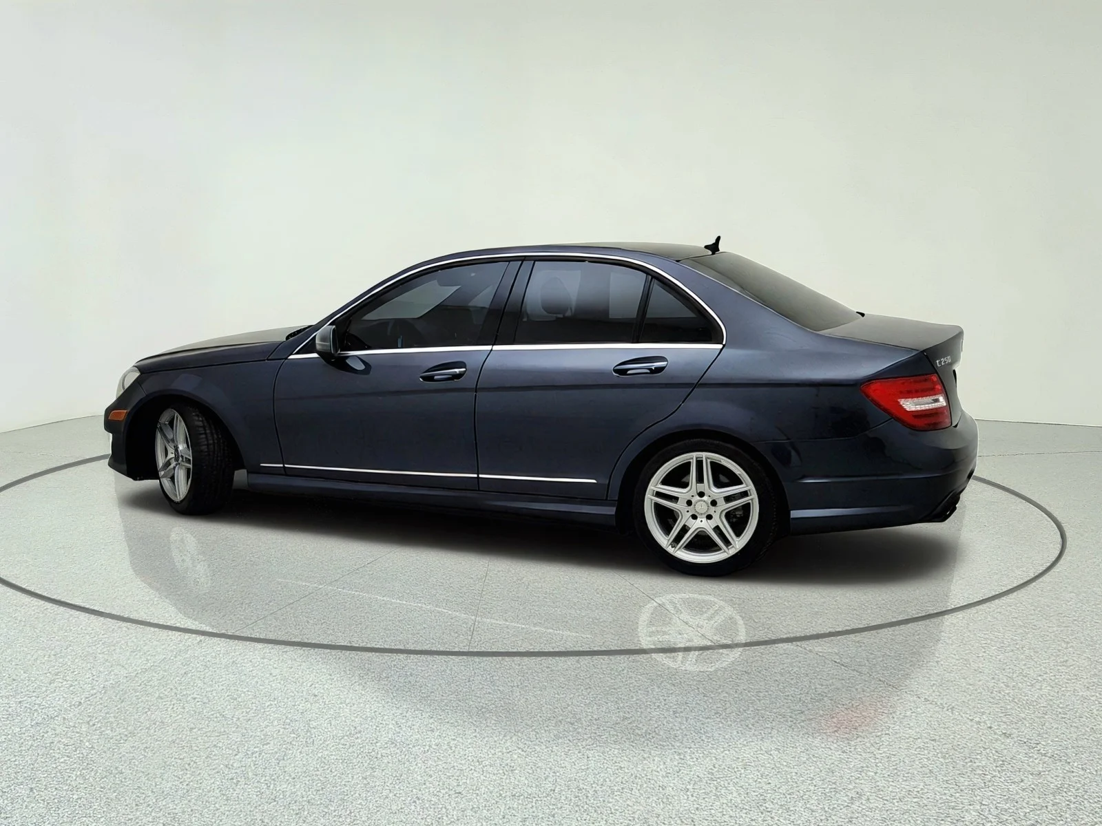Used 2013 Steel Grey Metallic Mercedes-Benz C 250 Sport image 13