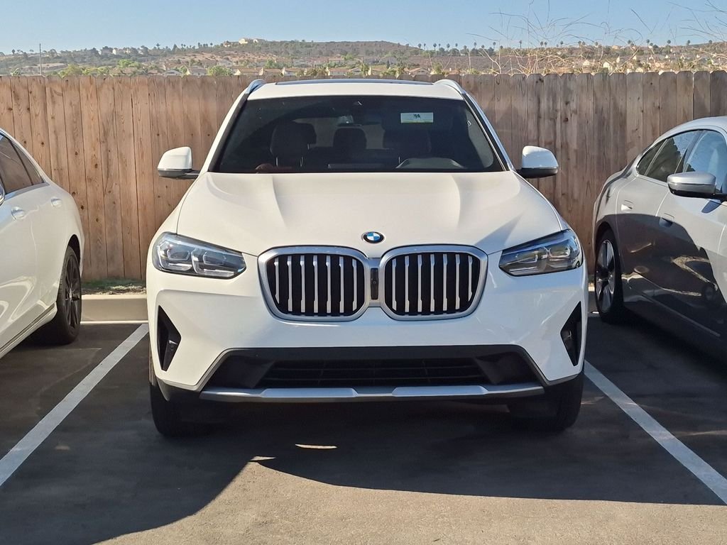 Used 2024 White BMW xDrive30i image 3