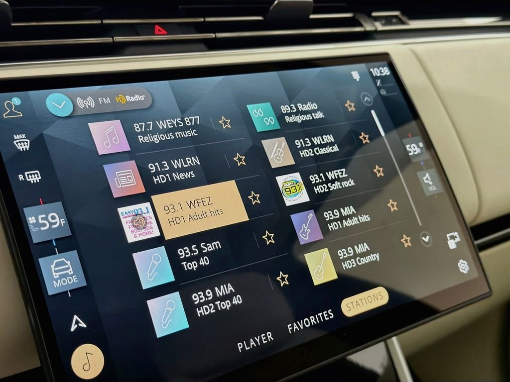 New 2026 Santorini Black Land Rover SE image 15