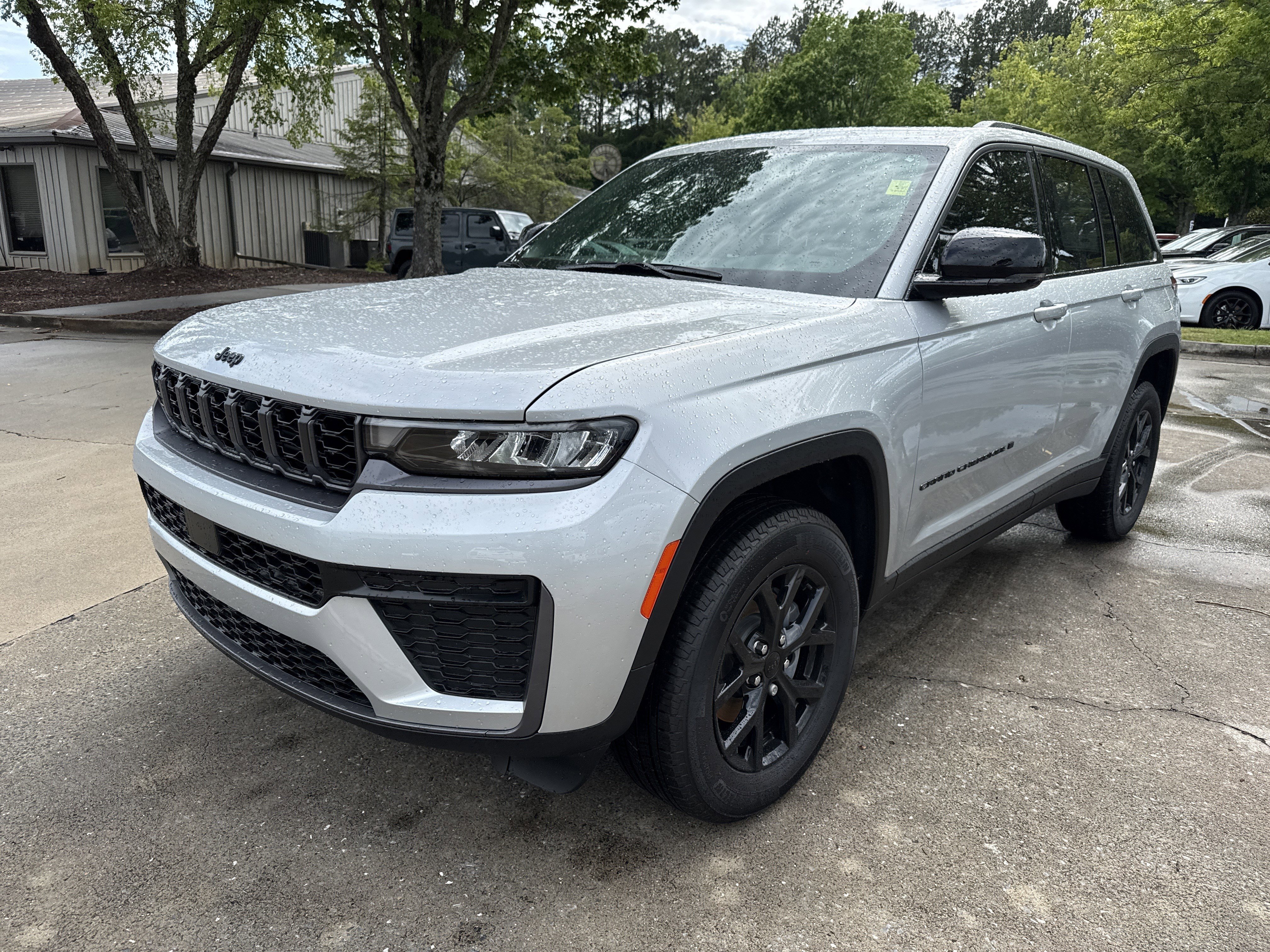 New 2026 Silver Zynith Jeep Laredo Altitude image 3