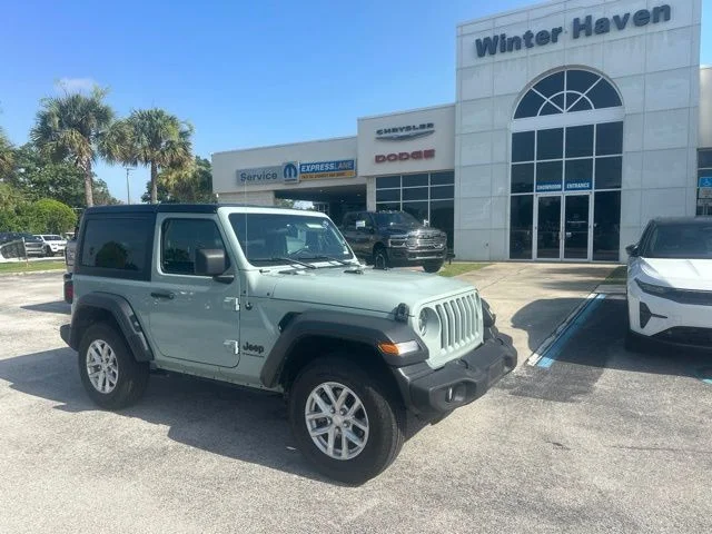 Used 2023 Gray Jeep Sport S image 1