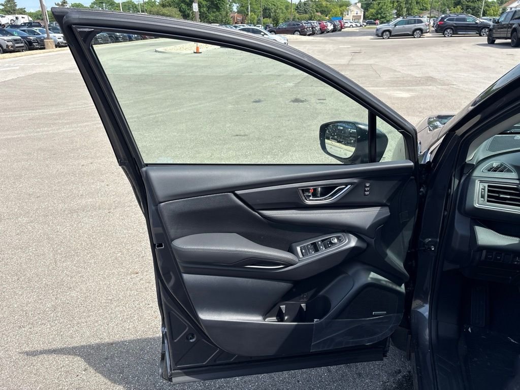 New 2026 MAGNETITE GRAY METALLIC Subaru Limited 7-Passenger image 19