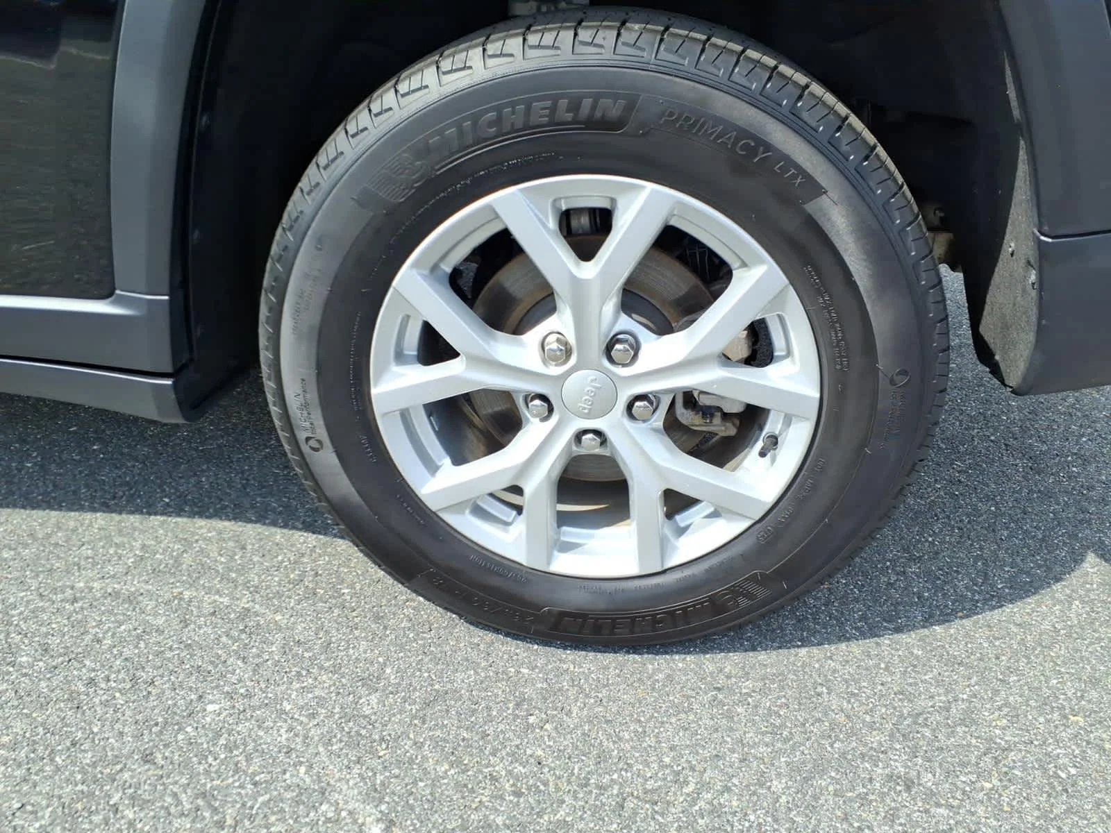 Certified Used 2023 Diamond Black Crystal Pearlcoat Jeep Limited image 13