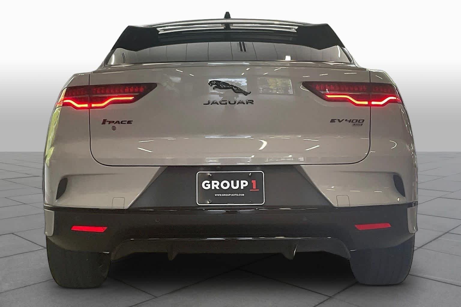 Used 2022 Yulong White Metallic Jaguar HSE image 4