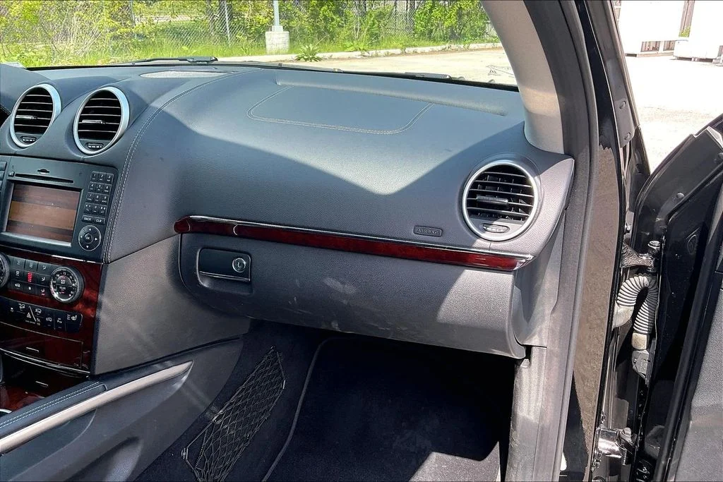 Used 2012 Black Mercedes-Benz GL 450 image 16
