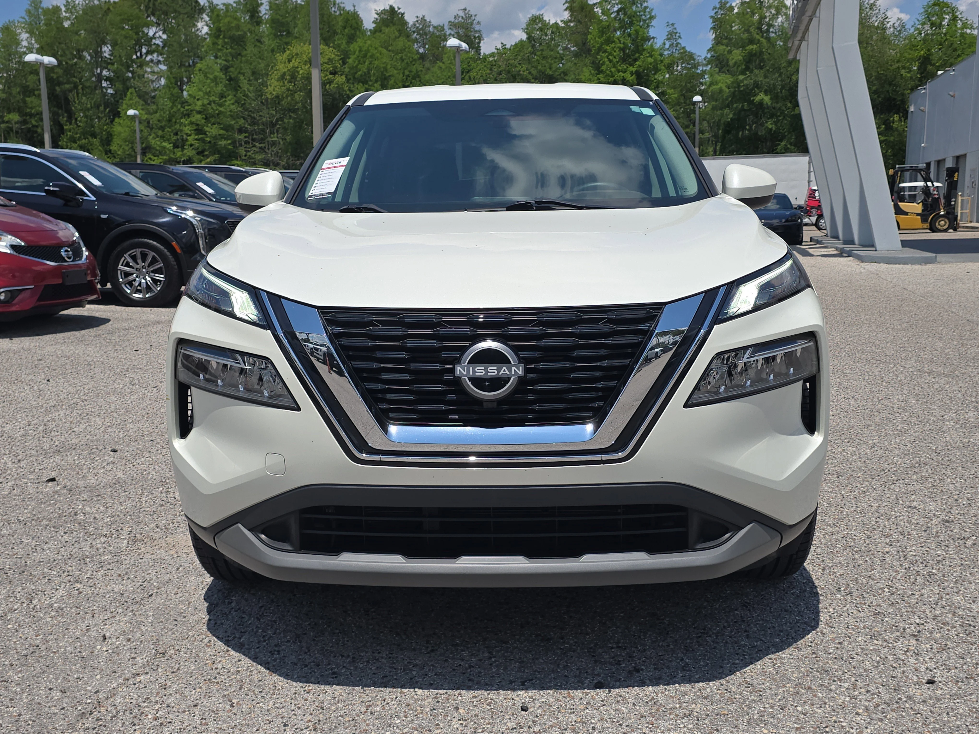 Certified Used 2023 Pearl White Tricoat Nissan SV image 3