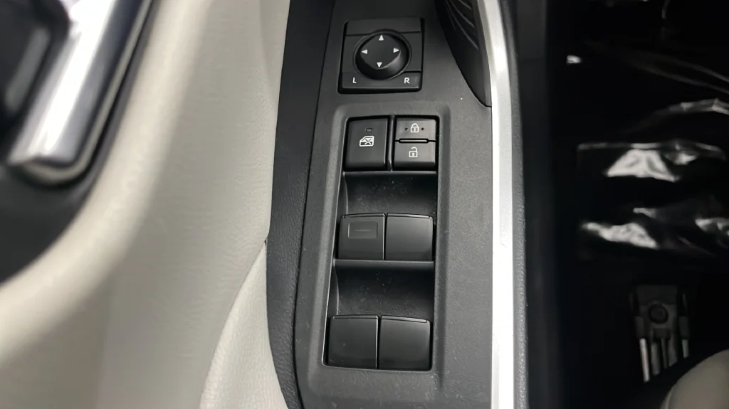 Used 2020 Green Toyota XLE image 30