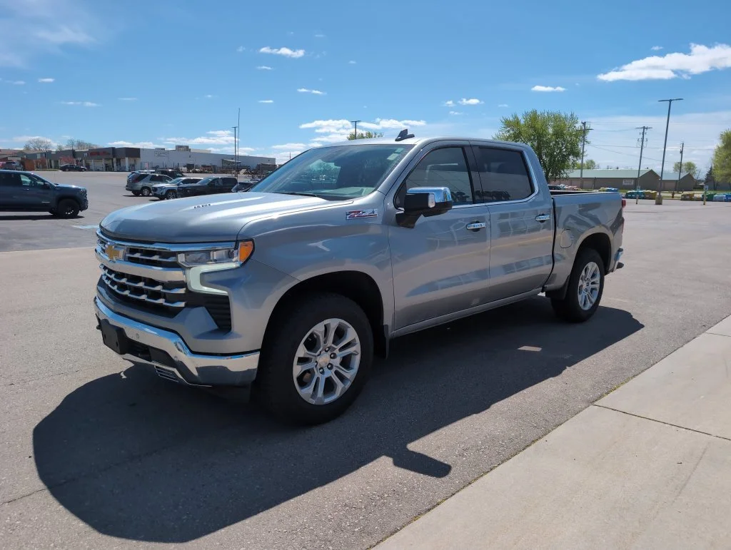 2025 Chevrolet Silverado 1500 LTZ - Photo 4