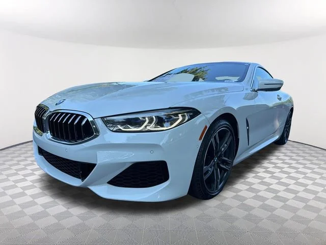 Used 2019 White BMW xDrive image 1