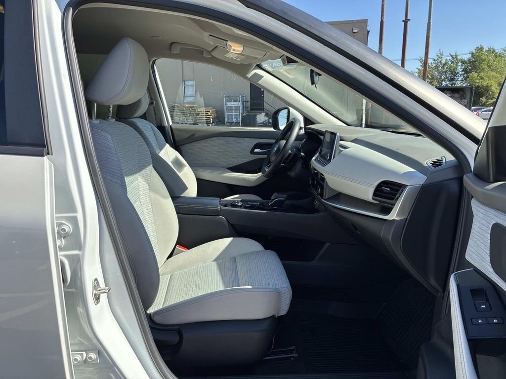 Used 2023 White Nissan SV image 10