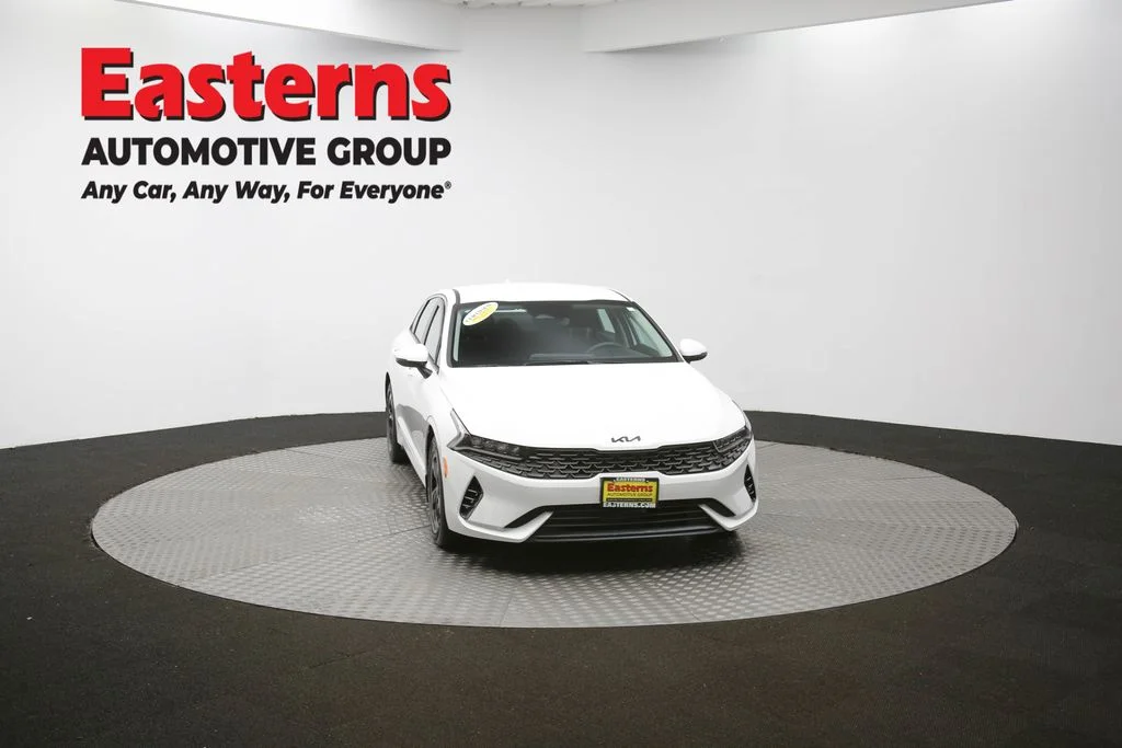 Used 2023 White Kia LXS image 49