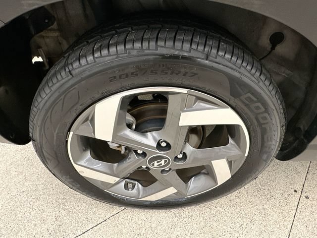 2025 Hyundai Venue SEL - Photo 40
