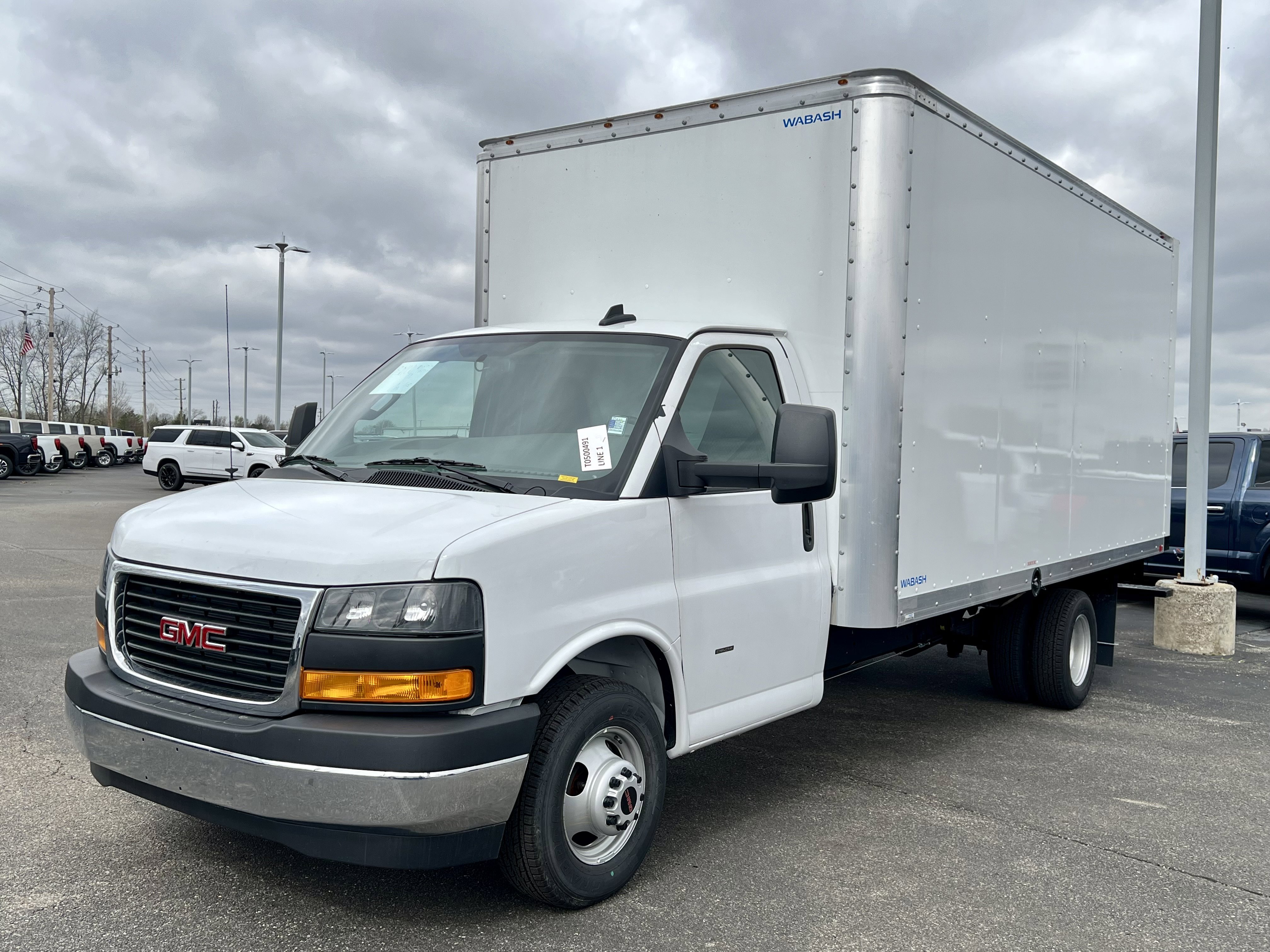 New 2025 Summit White GMC 1WT image 5