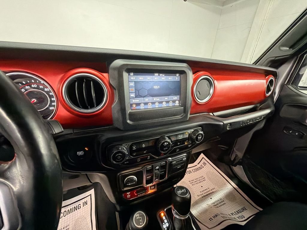 Used 2020 Silver Jeep Rubicon 4x4 image 17