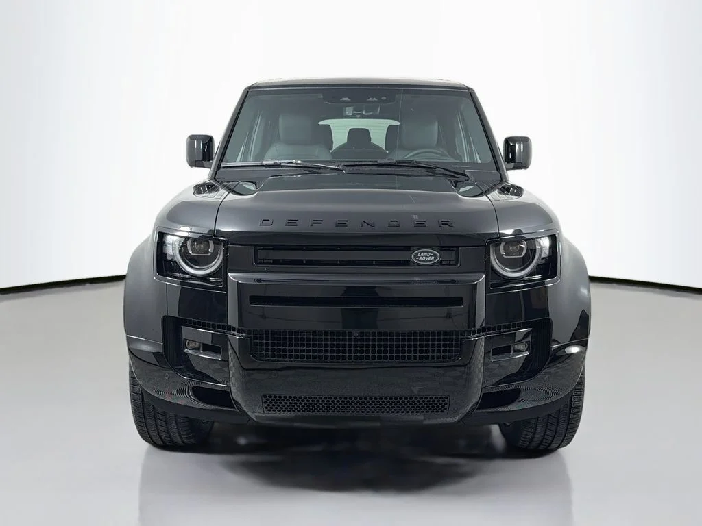 New 2026 Santorini Black Land Rover X-Dynamic SE image 2