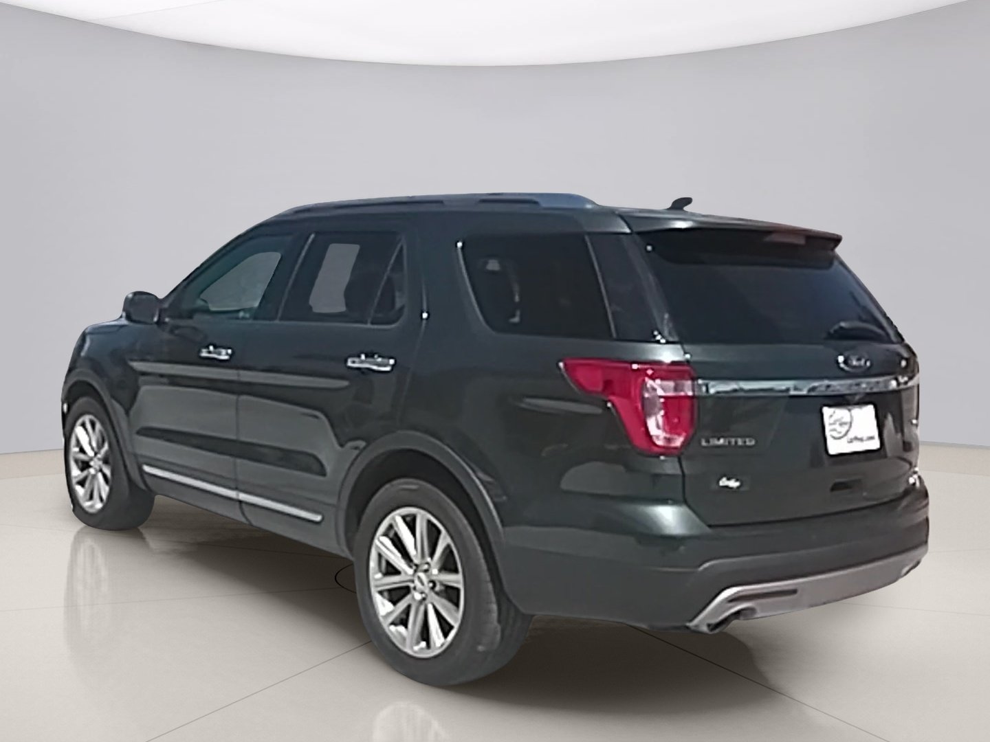 Used 2016 Gray Ford LIMITED image 3