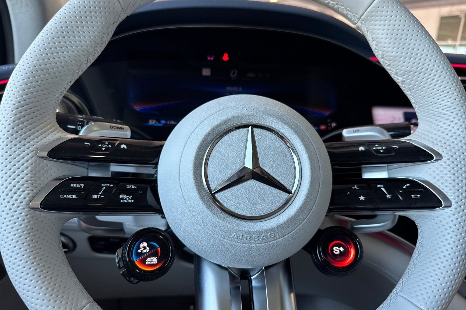 Certified Used 2024  Mercedes-Benz Base image 30