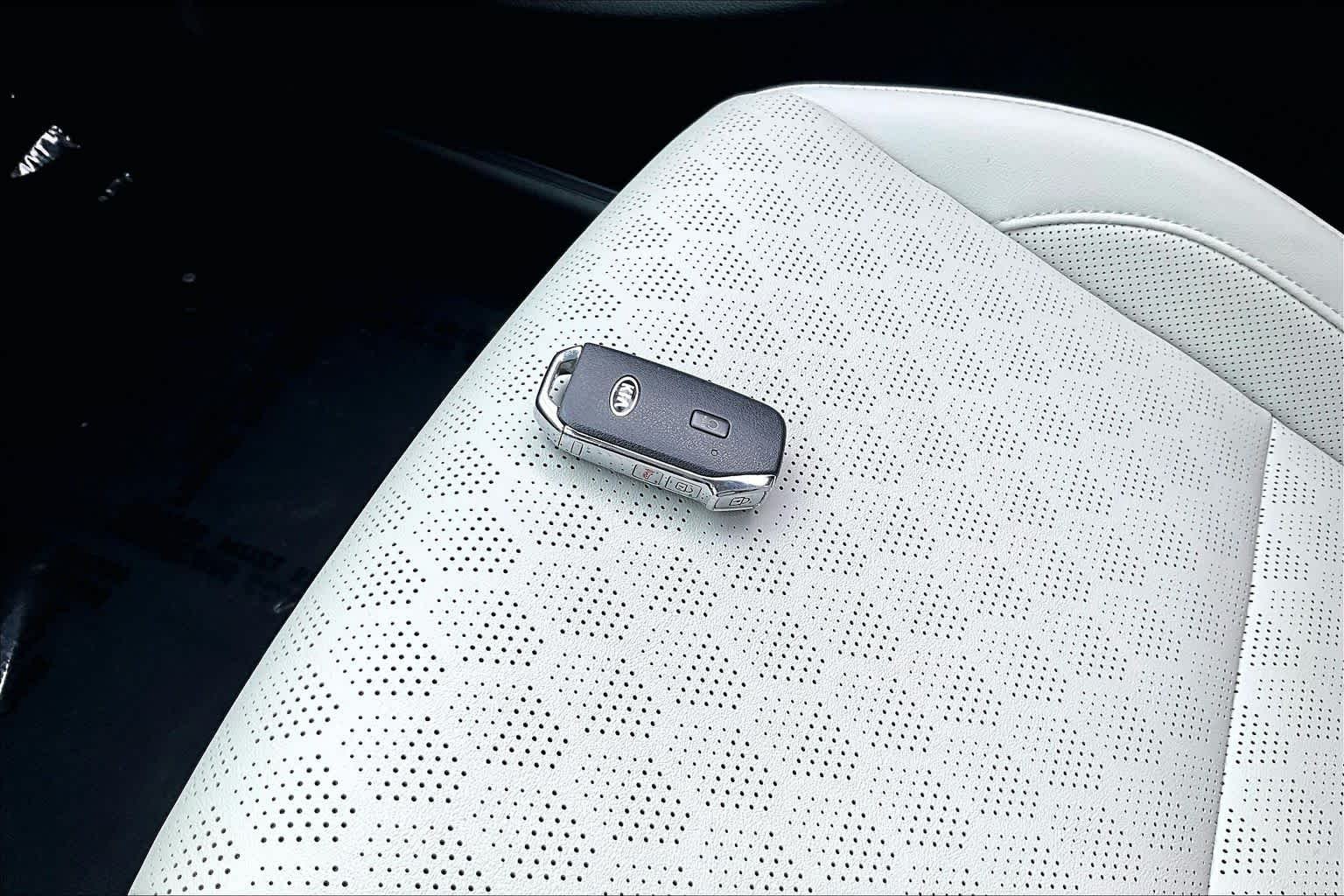 Used 2021 Neptune Blue Kia SX image 14