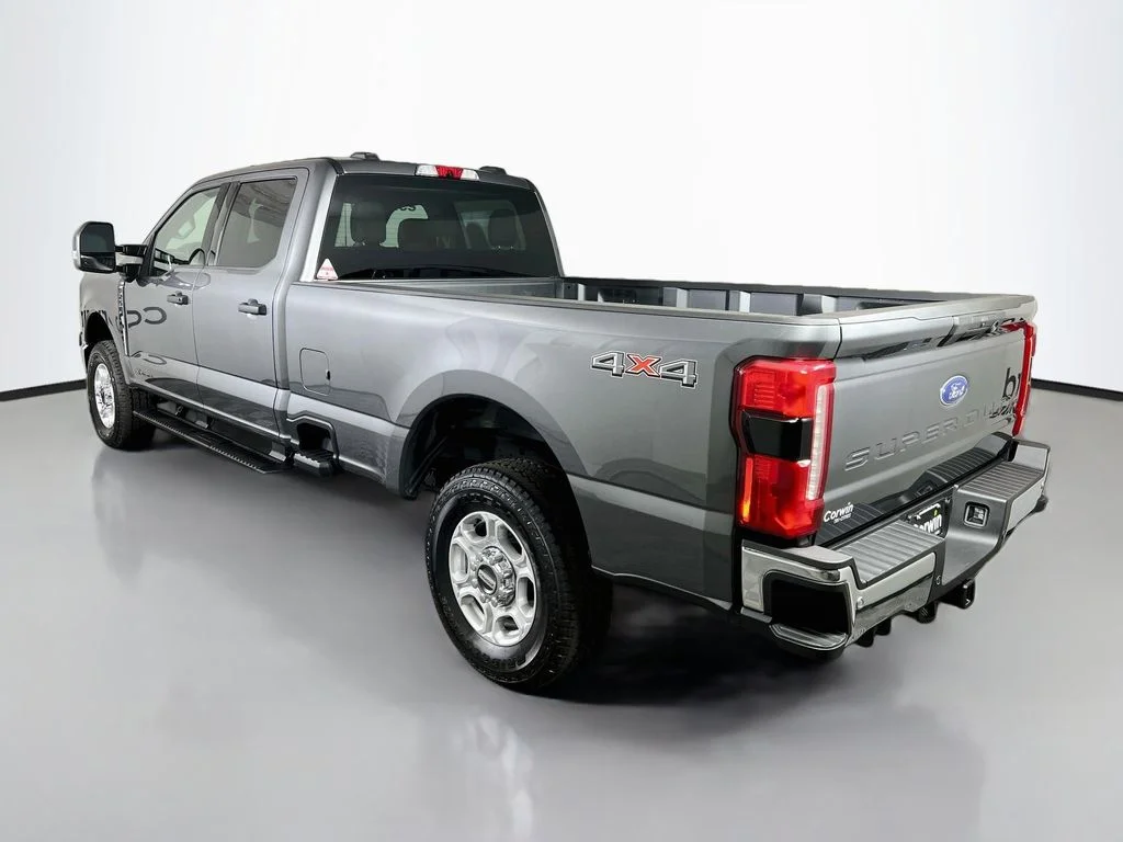 New 2026 Carbonized Gray Metallic Ford XLT image 11