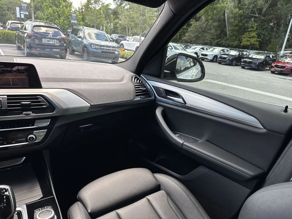 Used 2021 Alpine White BMW sDrive30i image 15