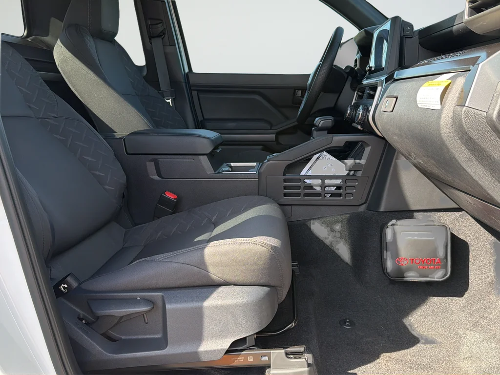 2026 Toyota Tacoma SR5 - Photo 14