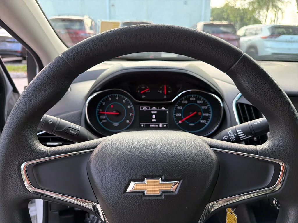 2018 Chevrolet Cruze LS - Photo 17