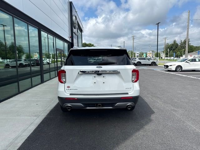 Used 2023 White Metallic Ford Limited image 4