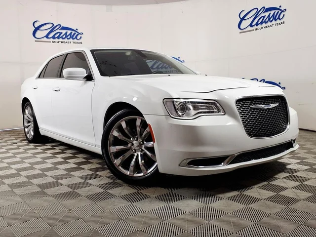 2019 Chrysler 300 Touring